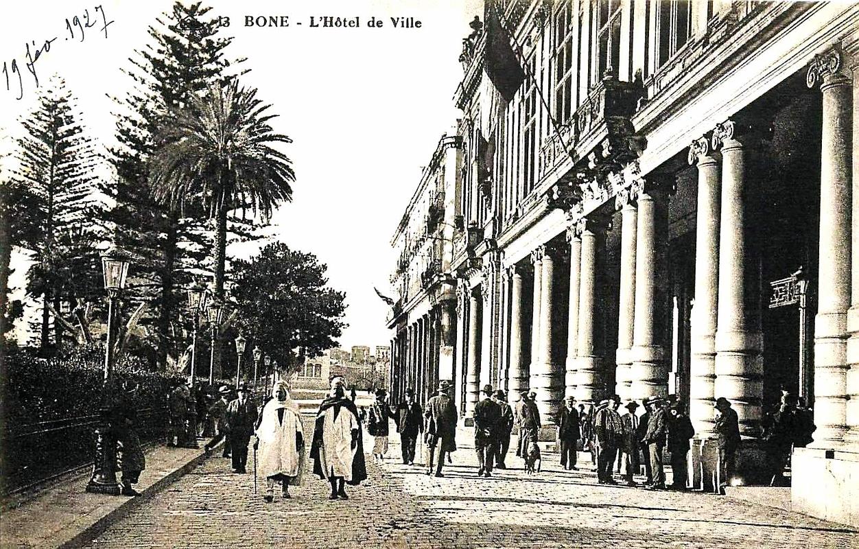 1649- Bone - Hotel de ville.jpg